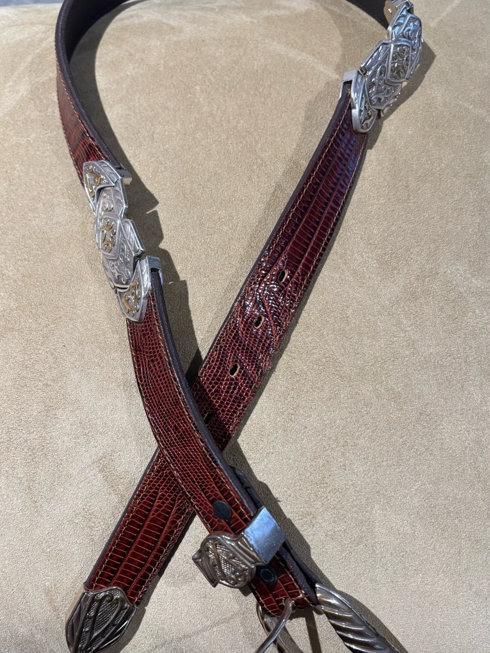 Bucklesource Brown Croc-Texture Leather Western Belt with Silver Conchos Size M